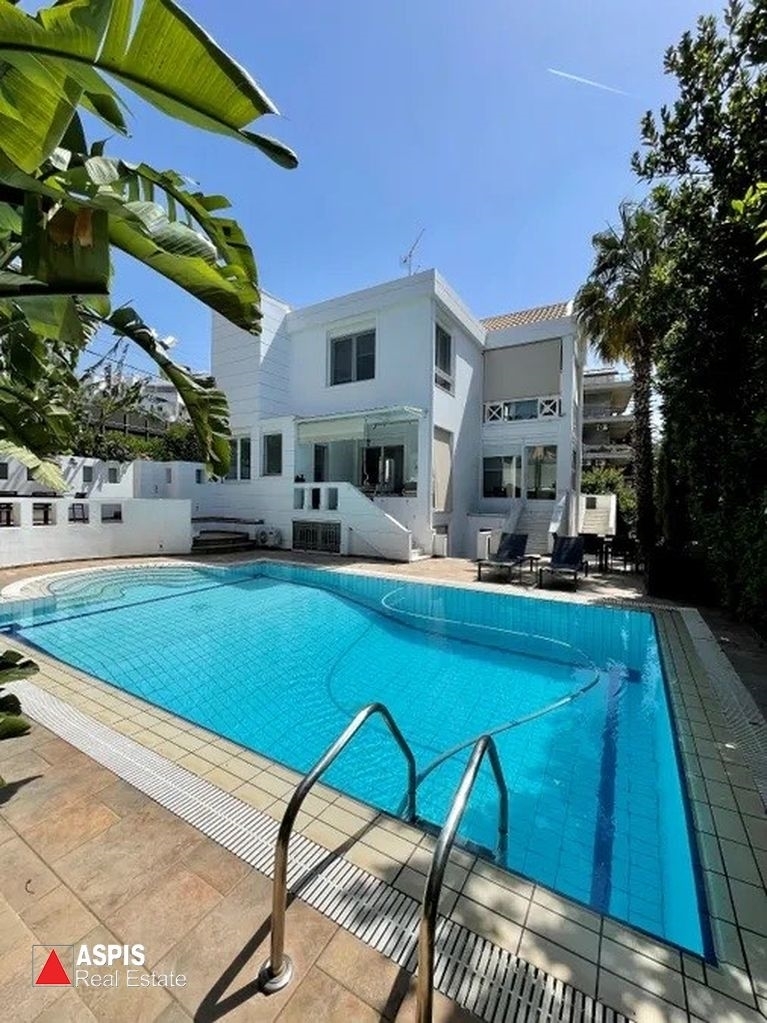 (For Sale) Residential Villa || East Attica/Voula - 345 Sq.m, 3 Bedrooms, 2.800.000€ 