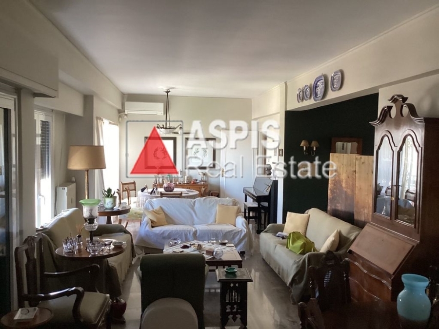 (For Sale) Residential Floor Apartment || East Attica/Voula - 150 Sq.m, 3 Bedrooms, 620.000€ 