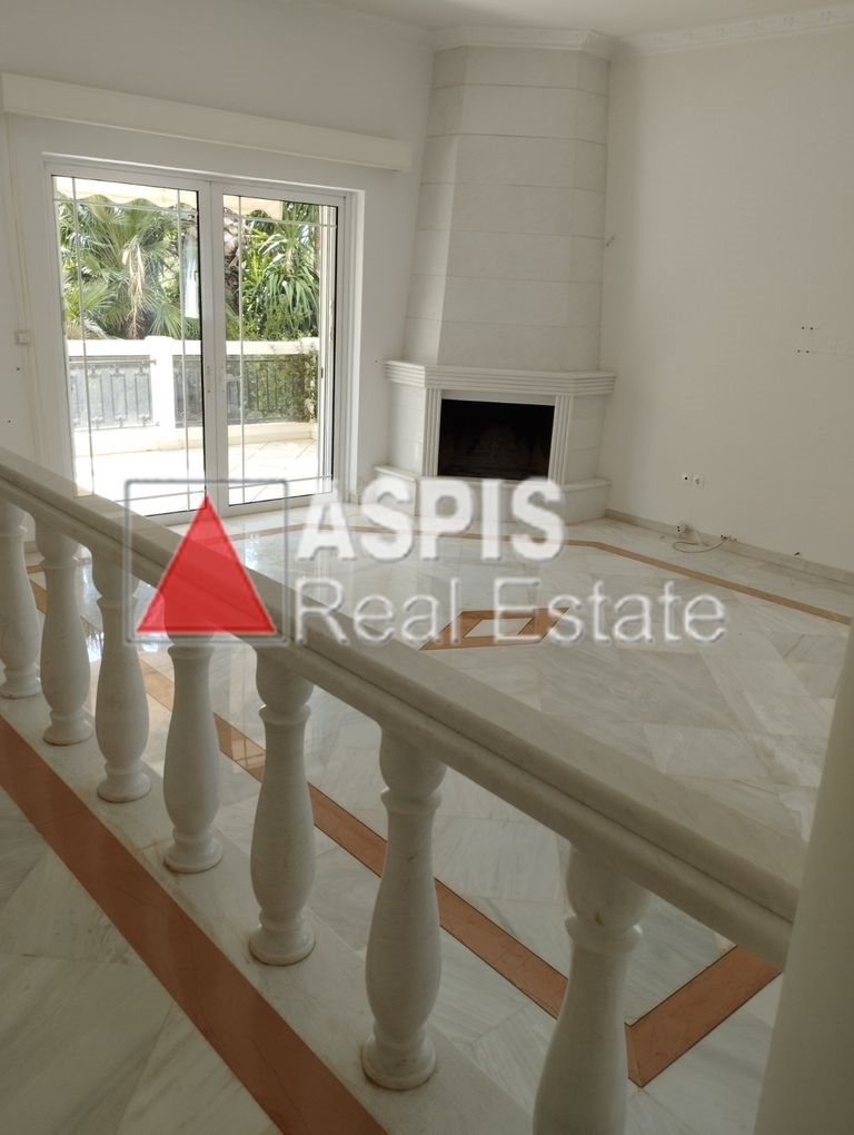 (Προς Πώληση) Κατοικία Οροφοδιαμέρισμα || Αθήνα Νότια/Γλυφάδα - 141 τ.μ, 2 Υ/Δ, 650.000€ 