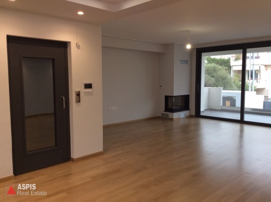 (For Sale) Residential Maisonette || East Attica/Vari-Varkiza - 400 Sq.m, 3 Bedrooms, 1.500.000€ 